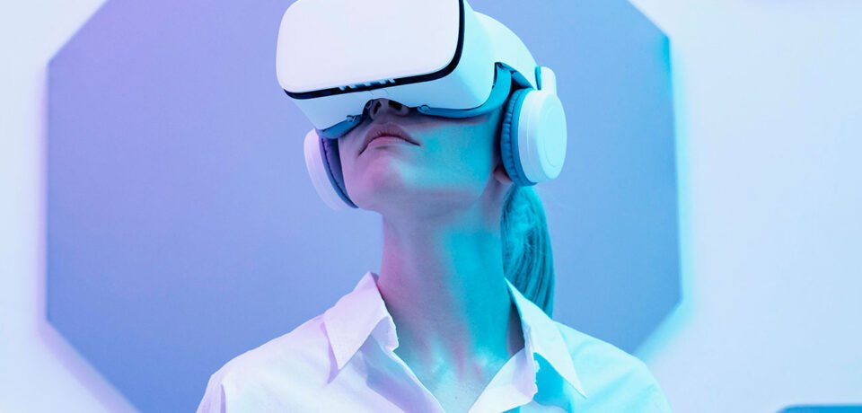 woman-wearing-virtual-reality-simulator
